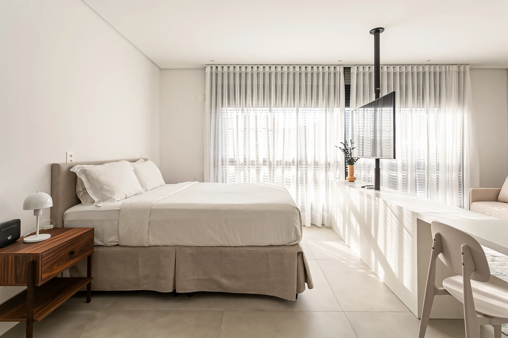Estudio amueblado de 55 m² con 1 dormitorio y 2 baños — photo 10