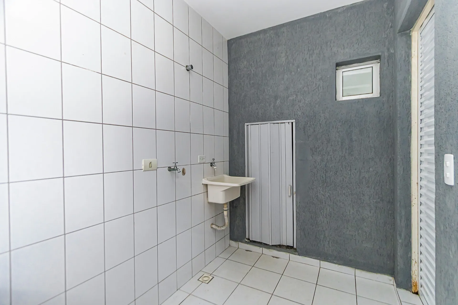 3-bedroom house with a grill on the balcony — photo 4