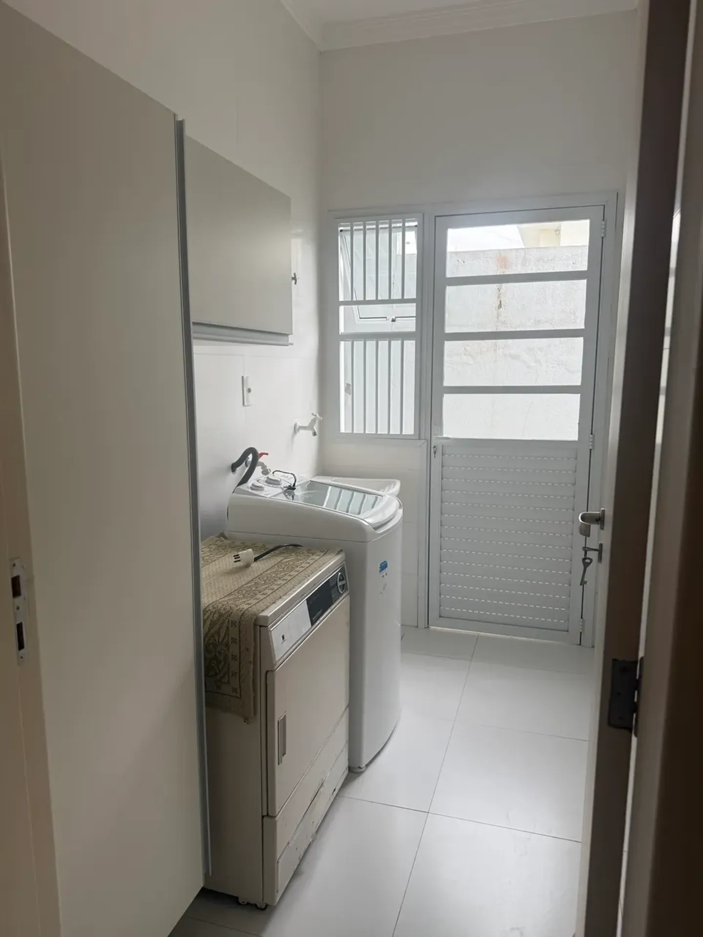Casa mobiliada com 450 m², 3 dormitórios e 4 banheiros — photo 25