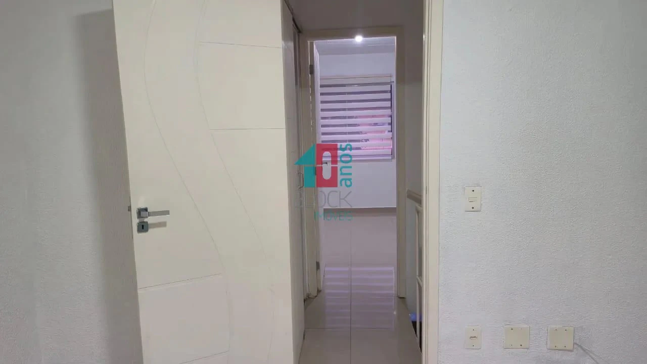 2-bedroom house with a separate kitchen and cabinets — photo 15