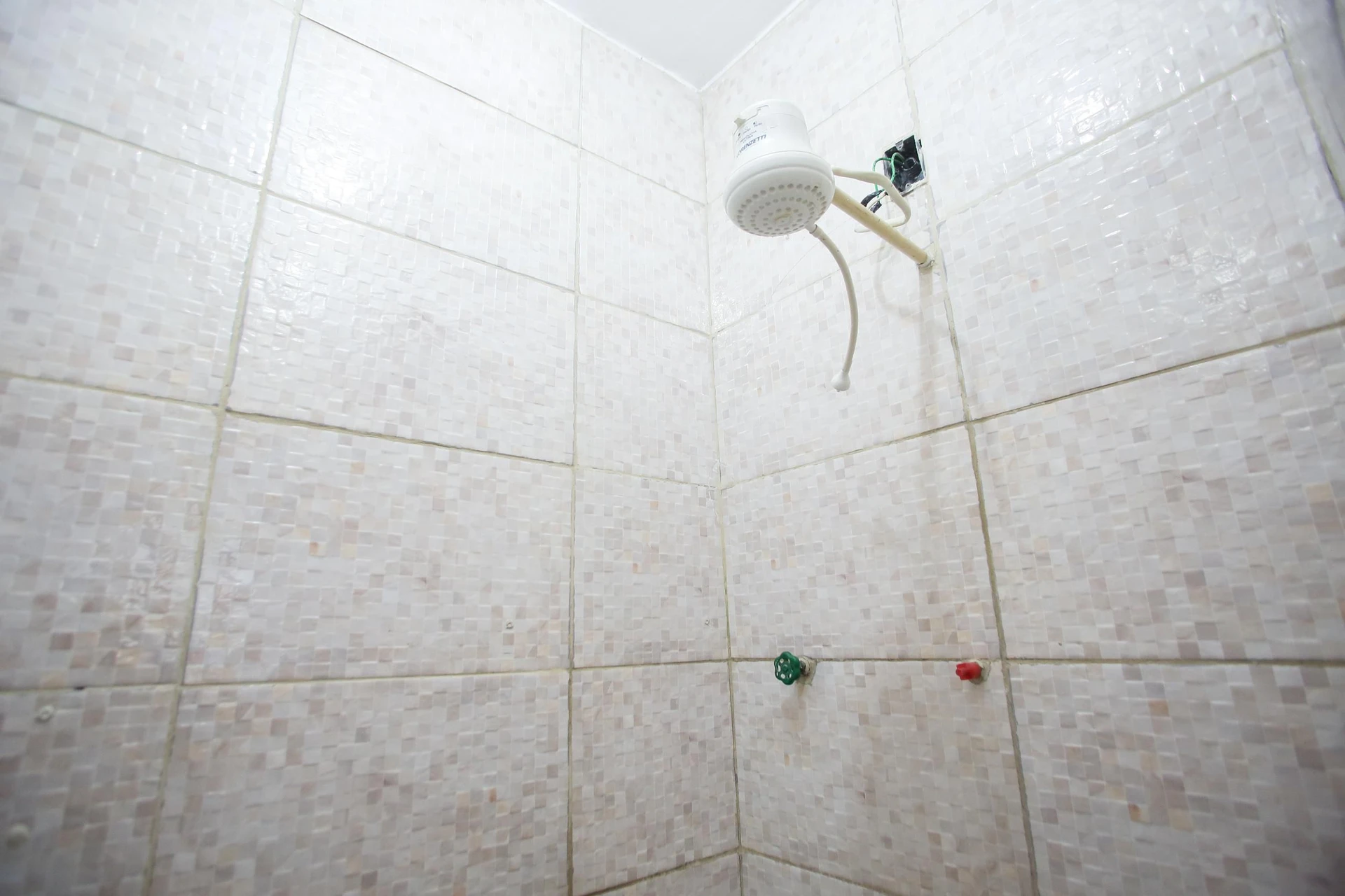 Unfurnished studio with 1 bedroom and 1 bathroom — photo 15