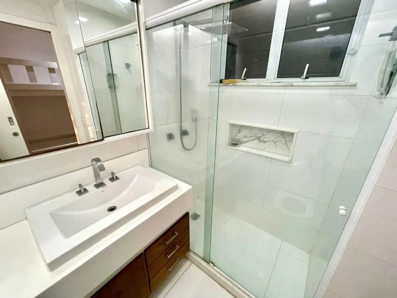 4-bedroom apartment with 300 m² and separate kitchen — photo 15