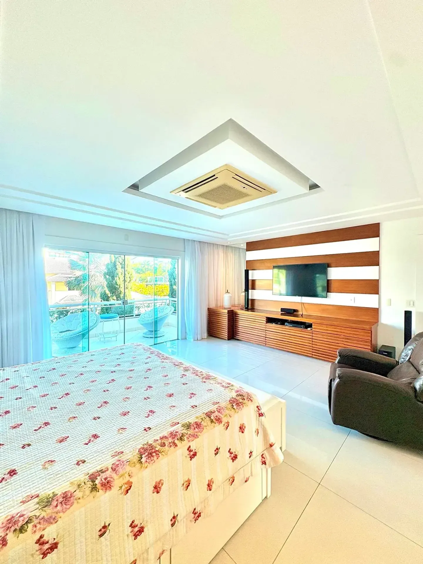 Furnished house with 6 en-suite bedrooms and 9 baths — photo 6
