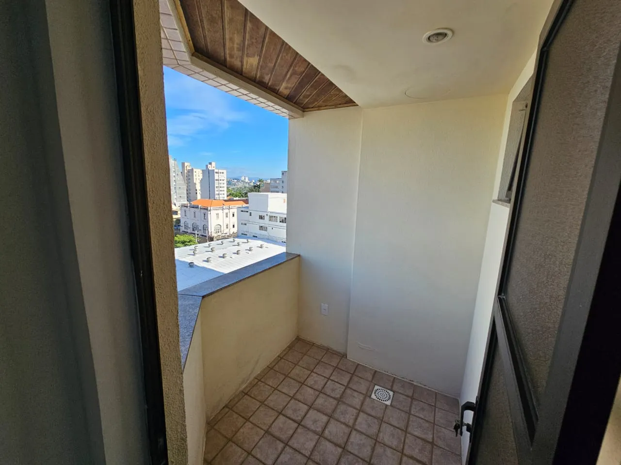 Furnished 1-bedroom apartment with a balcony — photo 7
