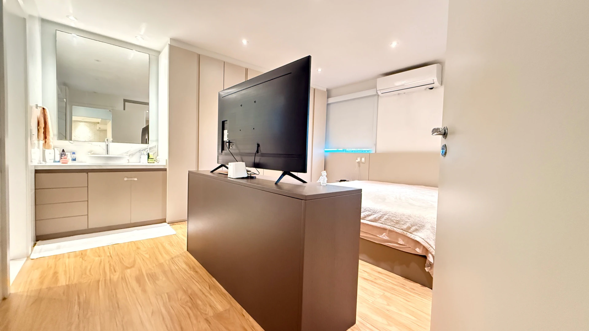 Semi furnished apartment with 130 m² and 3 bedrooms — photo 14