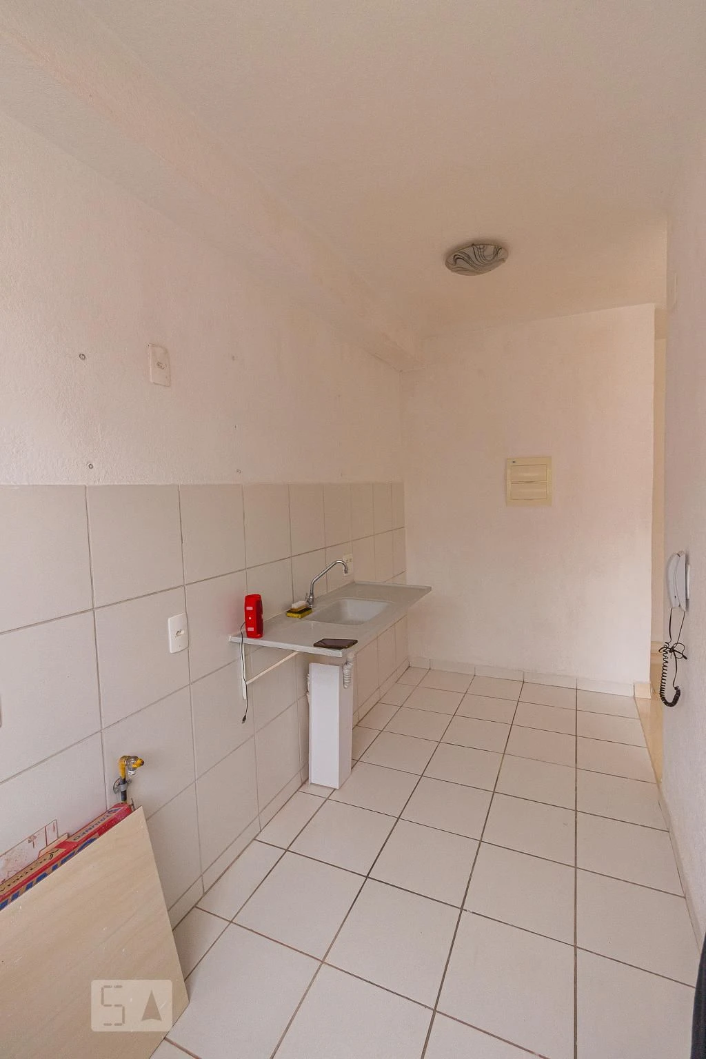 Apartamento sem mobília com cozinha fechada e 2 quartos — photo 36