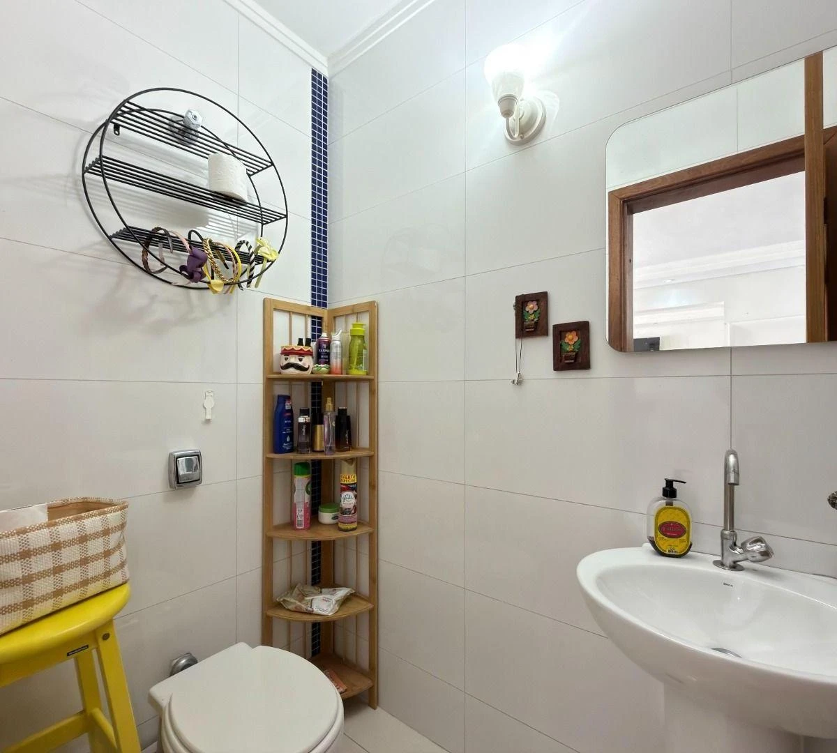 4-bedroom house with a bathtub in Curitiba — photo 34