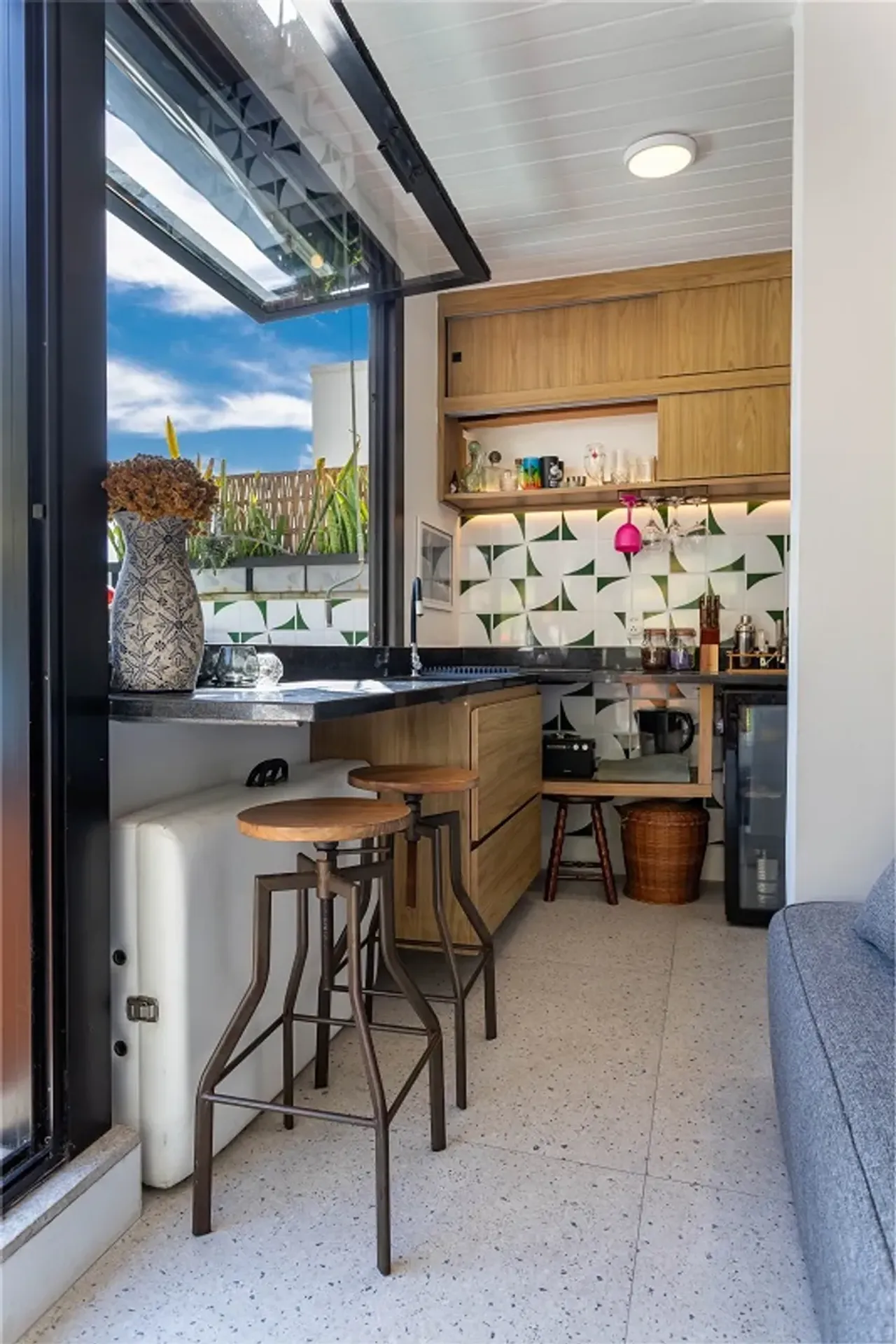 120 m² apartment with 2 bedrooms, 2 baths and a terrace — photo 33