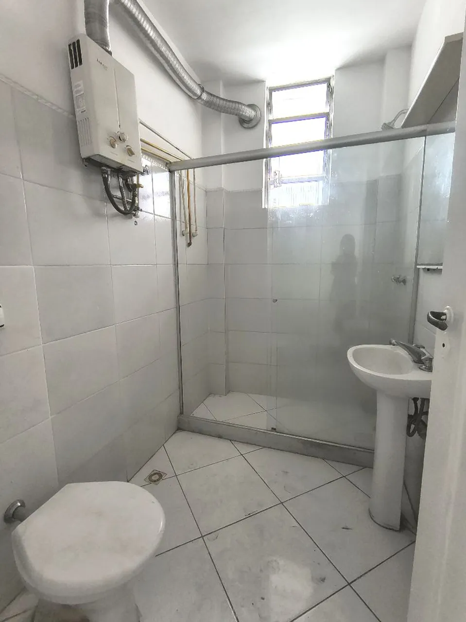 Wood or laminate floors in a 2-bedroom apartment, 72 m² — photo 9
