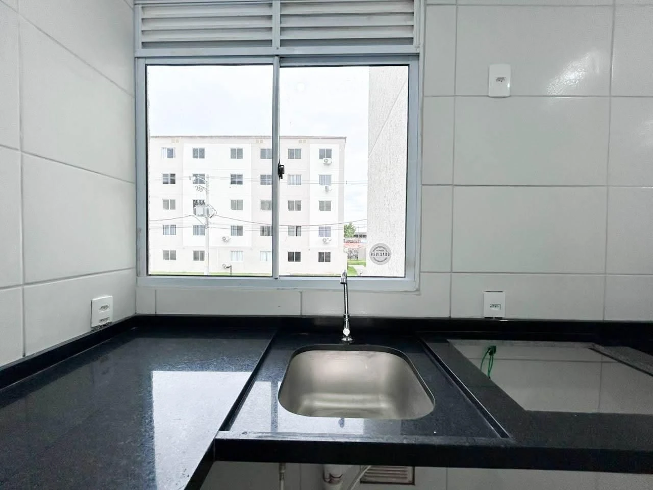 2-bedroom apartment in a building with a gym — photo 31