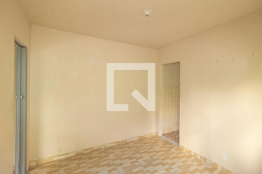Casa con 2 dormitorios, 1 baño y zona de lavado — photo 12