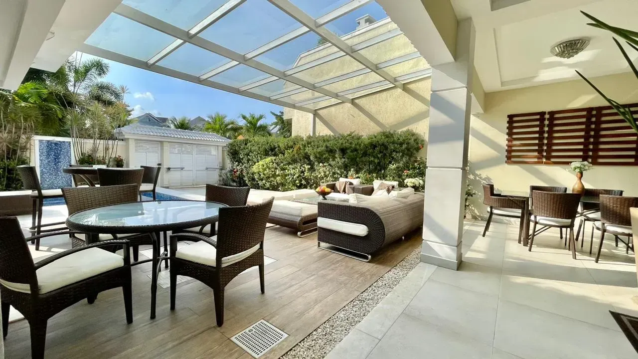 Triplex house with 4 bedrooms and fitted wardrobes — photo 25