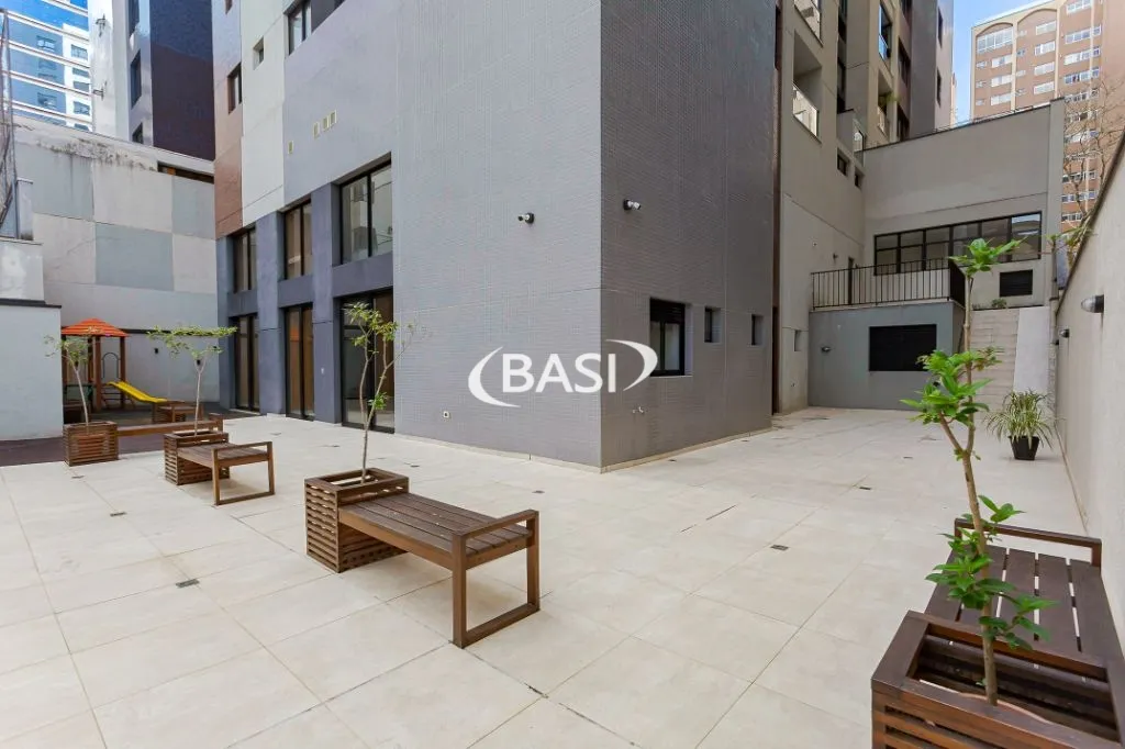 Glass-enclosed balcony in a 3-bedroom apartment, 80 m² — photo 71
