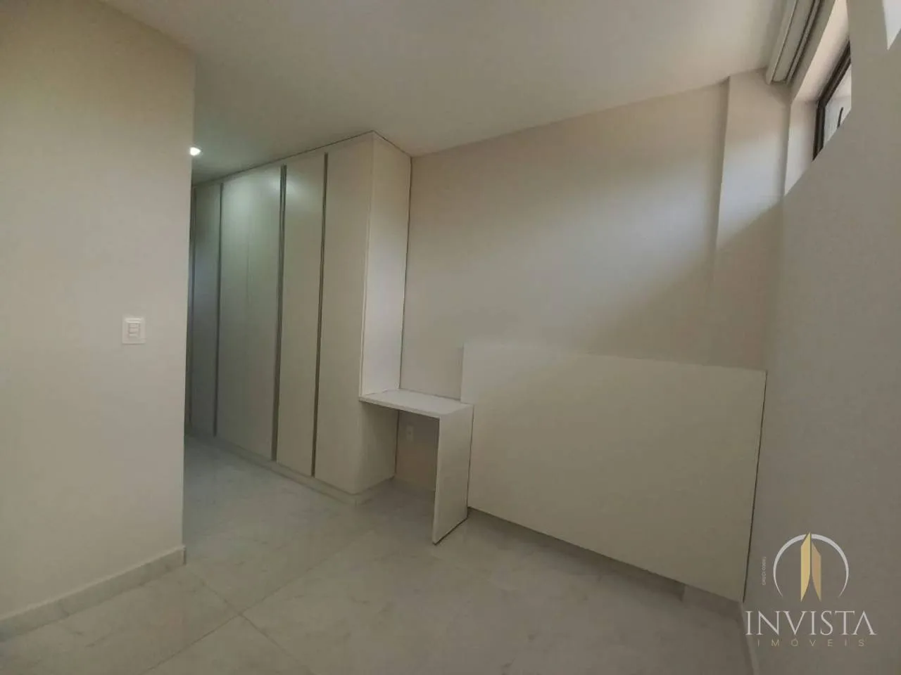 Furnished house, 481 m², with floor-to-ceiling windows — photo 26