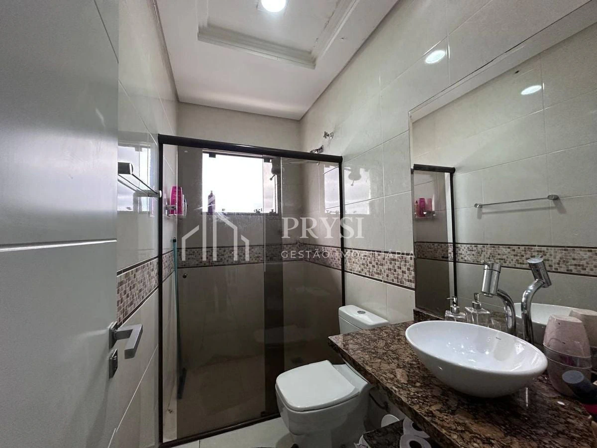 3-bedroom house with a washing machine in Curitiba — photo 10