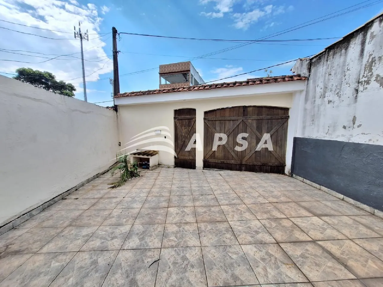Casa com 2 quartos e cozinha fechada com fogão a gás — photo 13