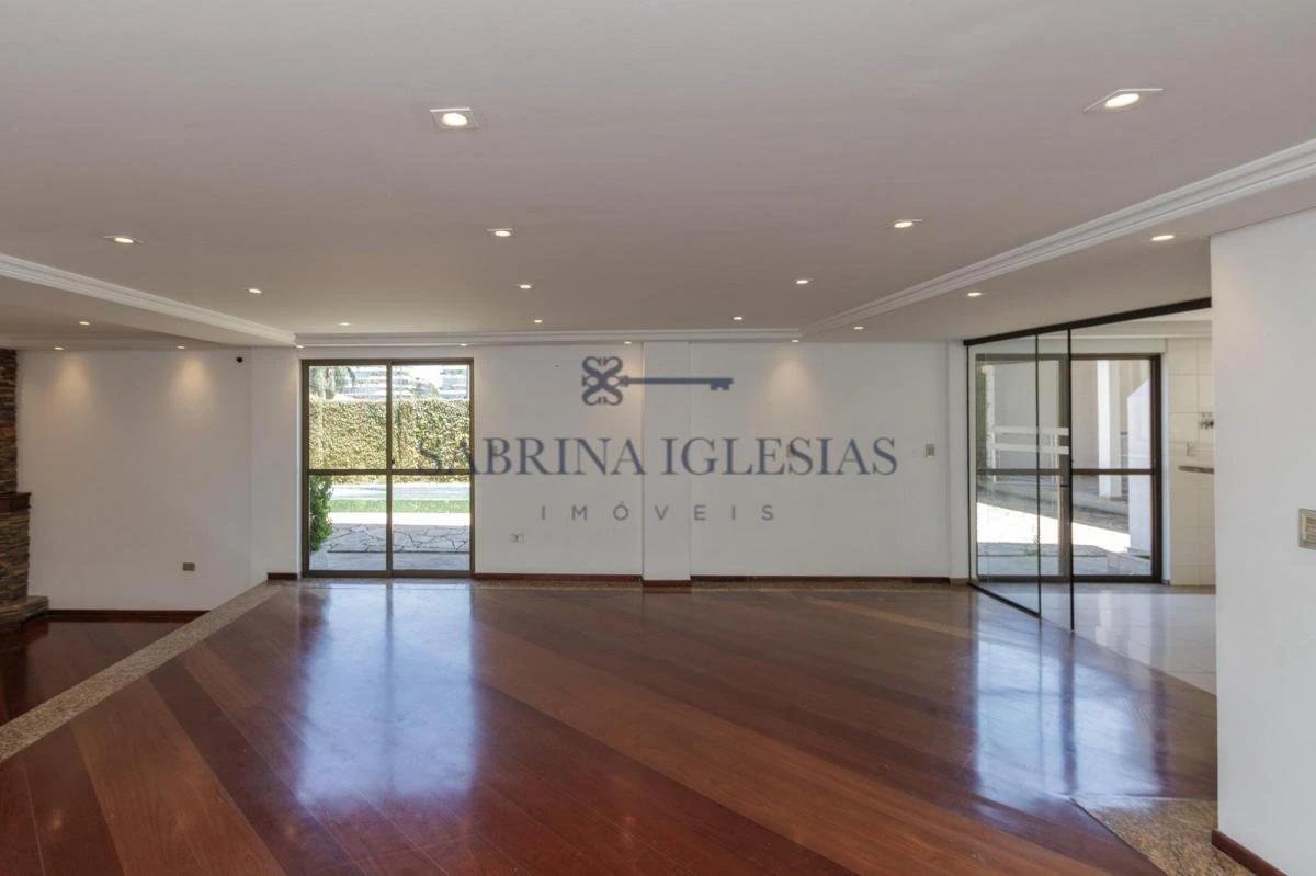 4-bedroom house with a grill on the balcony in Curitiba — photo 12