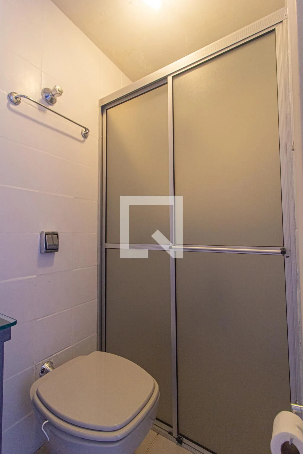 Furnished apartment, 97 m², with a glass-enclosed balcony — photo 28