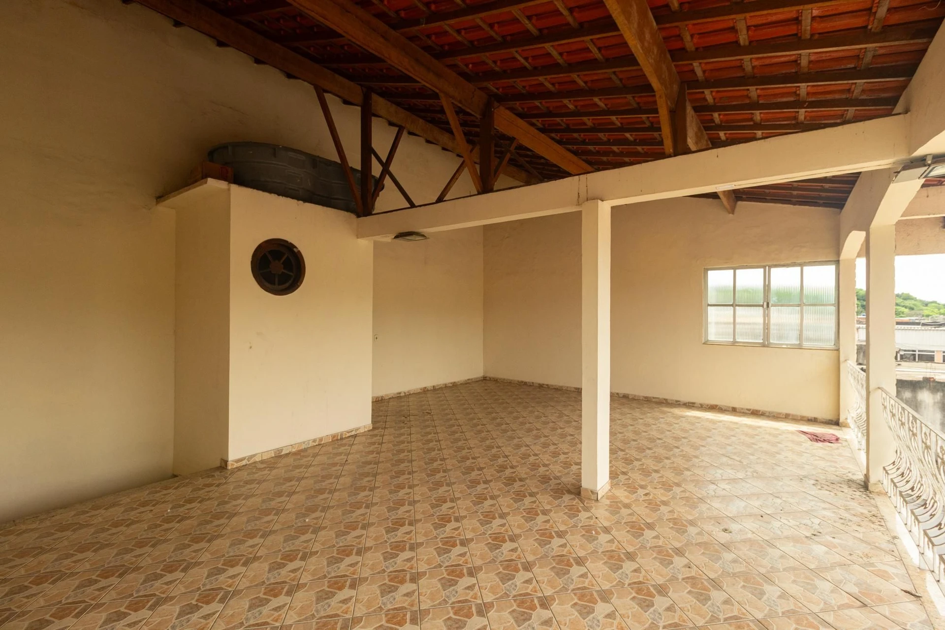 250 m² house with a garden and a mountain view — photo 18