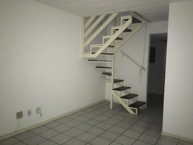 Casa com 3 quartos e cozinha separada com fogão a gás — photo 5