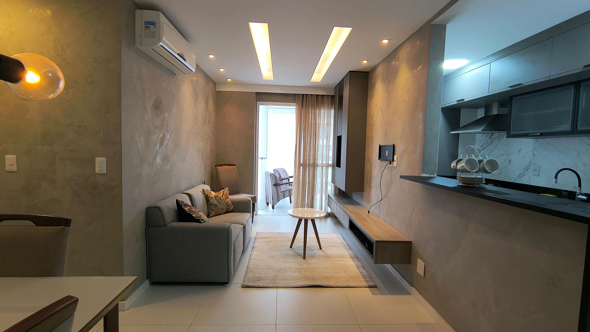 2-bedroom apartment with an enclosed, floor-to-ceiling balcony — photo 7