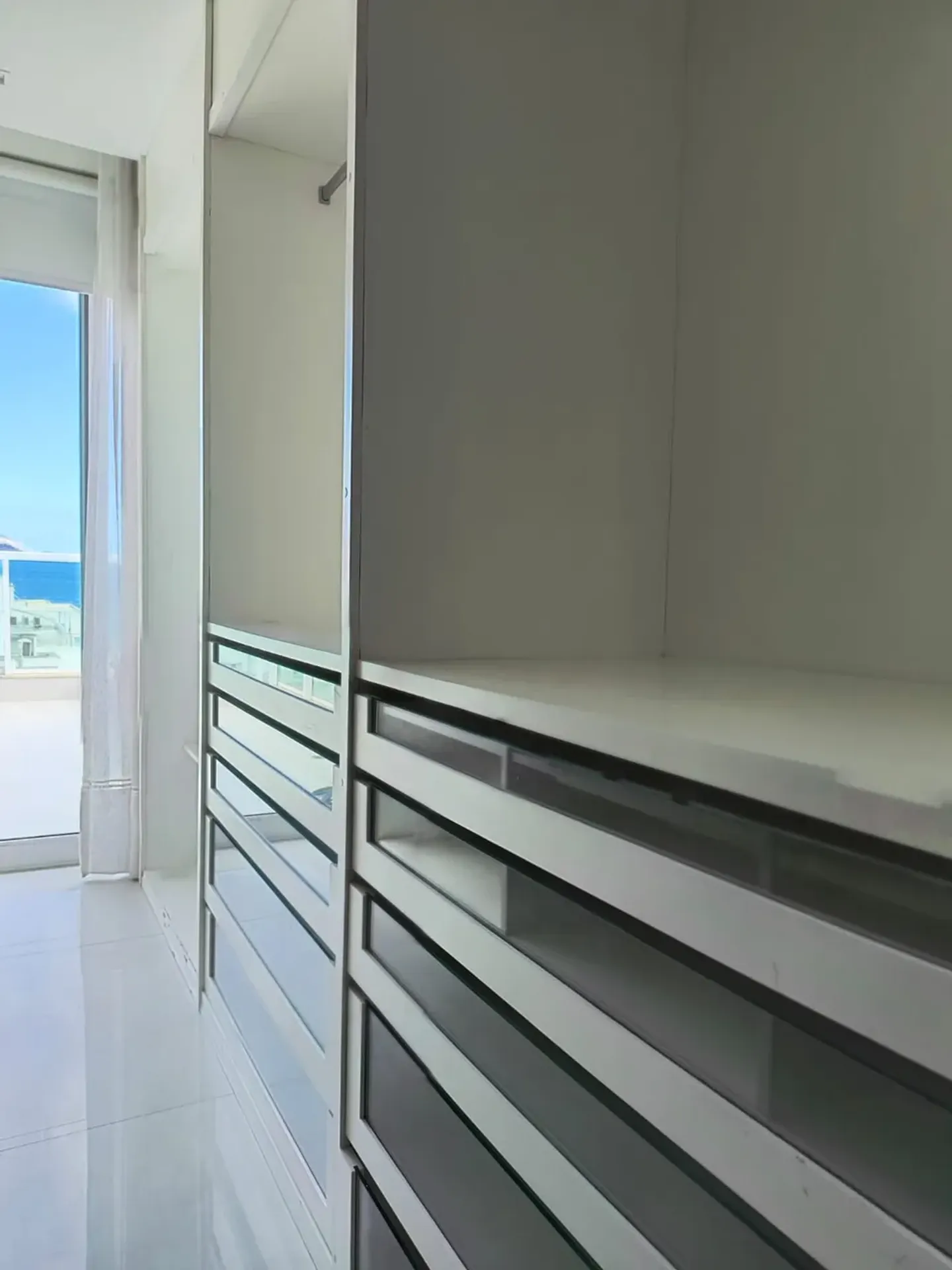 Rooftop apartment with 3 bedrooms and 1 bathroom — photo 44