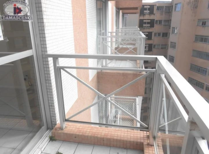 56 m² apartment with 1 bedroom and a balcony — photo 3
