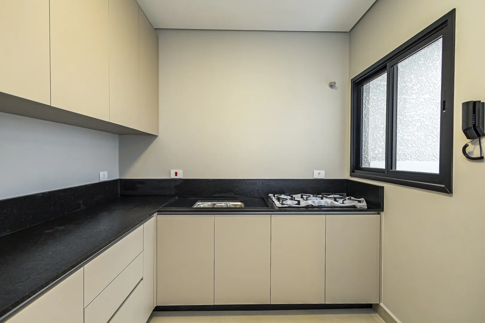 House with 3 bedrooms, 3 baths and 2 parking spots — photo 12