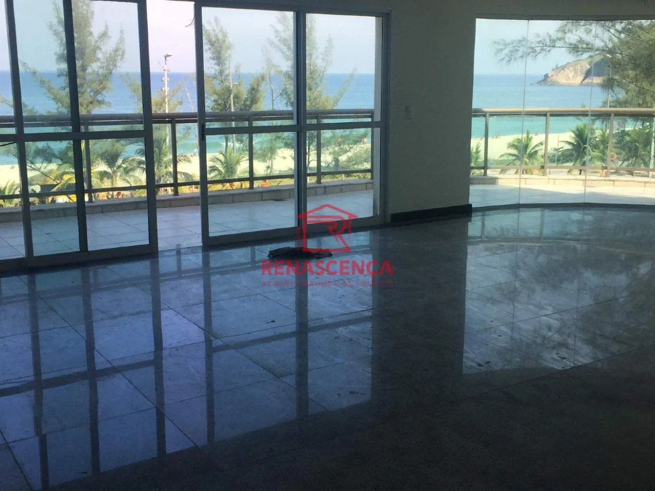 5-bedroom apartment in a building with a gym — photo 10