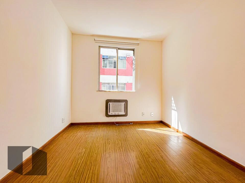 Apartment, 70 m², with wood or laminate floors — photo 4