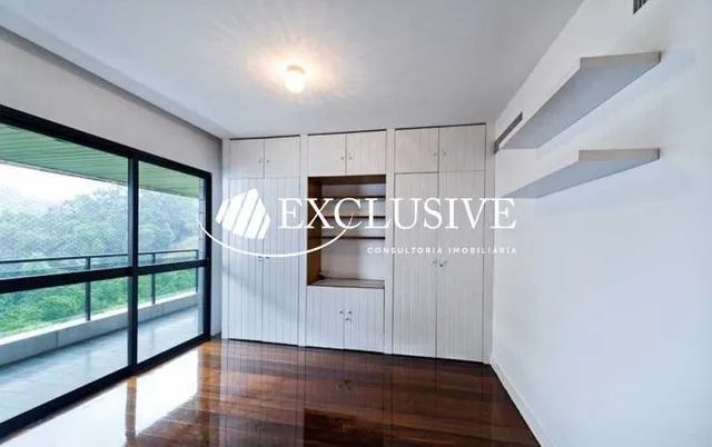 Residential apartment with 4 bedrooms and enclosed balcony — photo 6