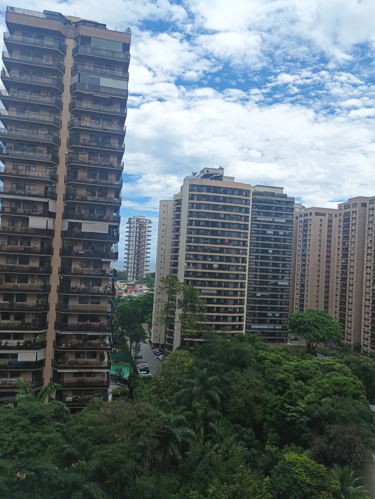 Apartment on the 9th floor with a park view — photo 13