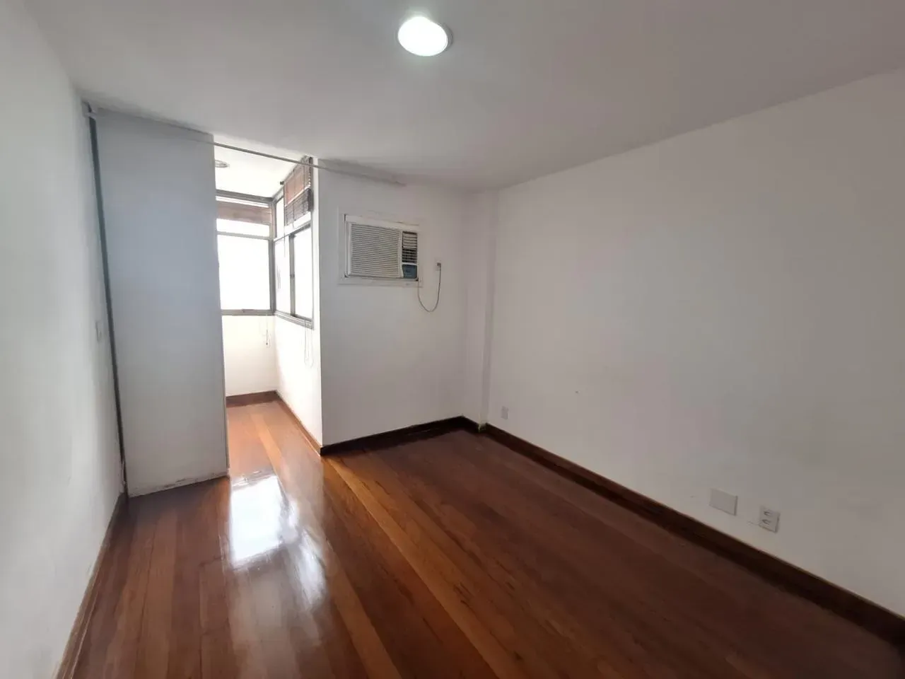 Apartamento sem mobília com 3 quartos e varanda — photo 17