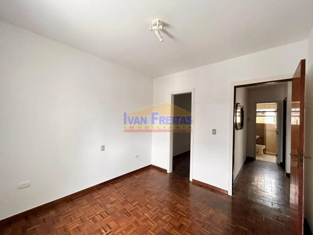 3-bedroom house with a walk-in closet in Curitiba — photo 5