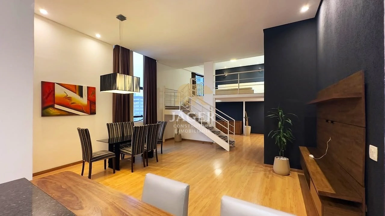185 m² apartment with a bathtub and a glass-enclosed balcony — photo 3