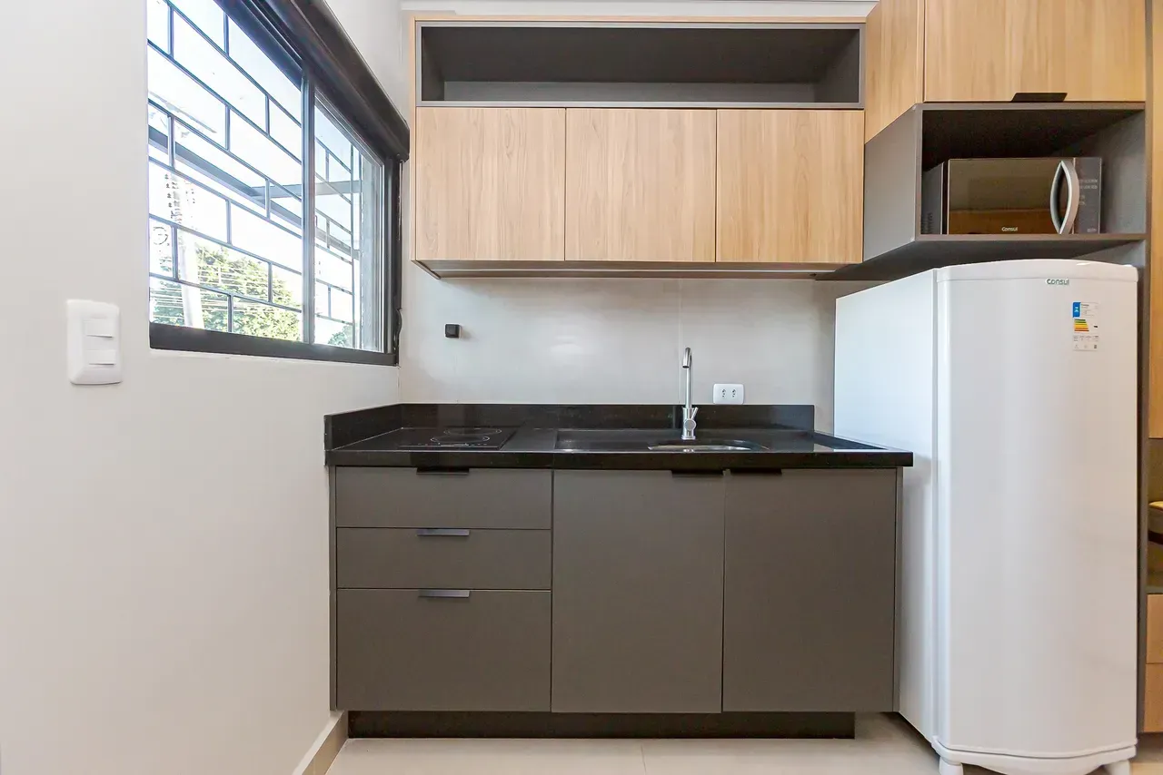 Furnished 1-bedroom apartment with 1 bathroom — photo 4