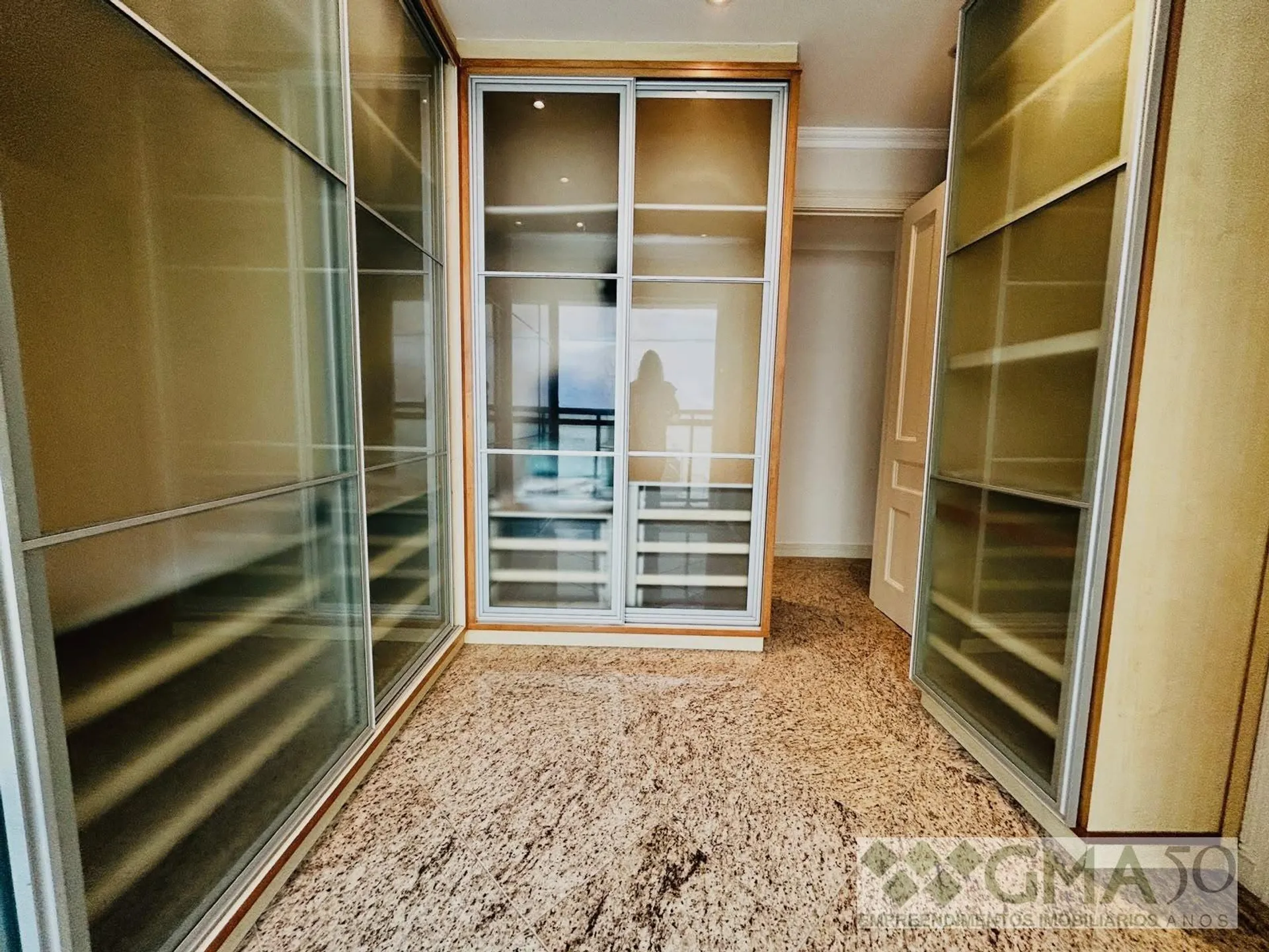 Apartment, 175 m², with a glass-enclosed balcony — photo 9