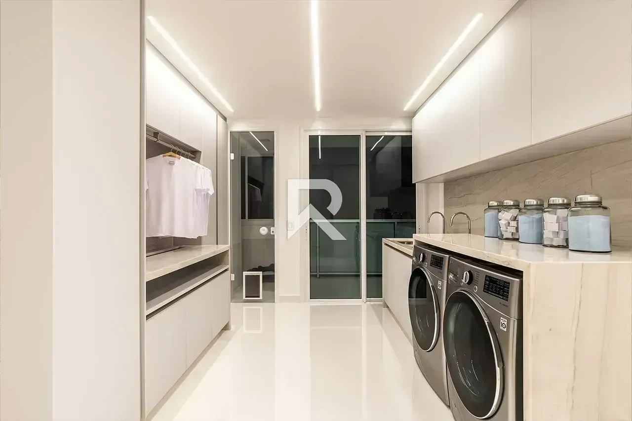 Квартира з 5 спальнями, балконом і 874 м² — photo 24
