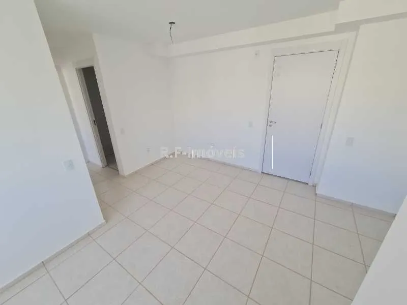 2-bedroom apartment with a glass-enclosed shower — photo 14