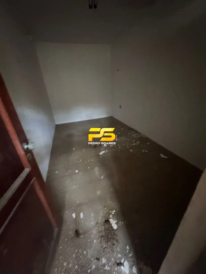 Unfurnished house for rent with 12 bedrooms and 5 baths — photo 20