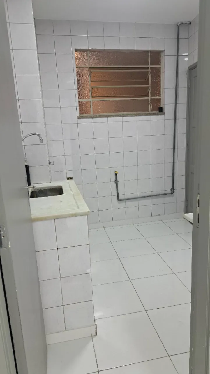 2-bedroom apartment in a building with a gym — photo 16