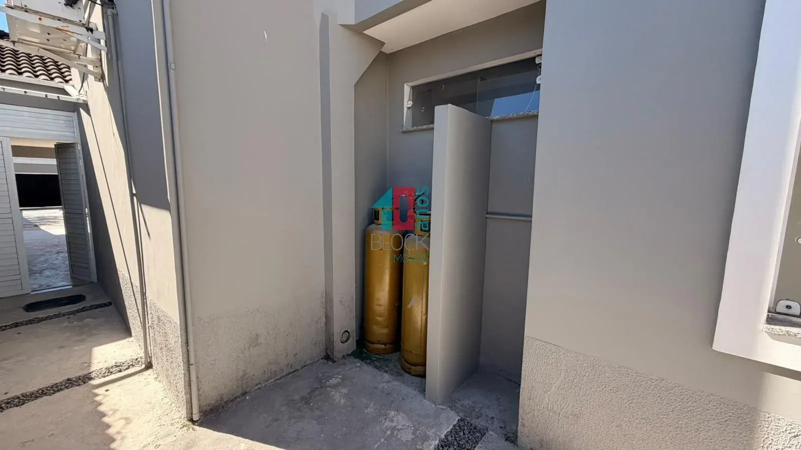 Будинок на 5 кімнат, 2 окремі ванні, 4 санвузли, 320 м² — photo 37