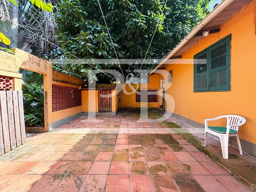 Casa com 4 dormitórios e varanda com churrasqueira — photo 48