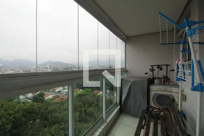 Apartamento amueblado de 3 dormitorios con balcón acristalado — photo 4