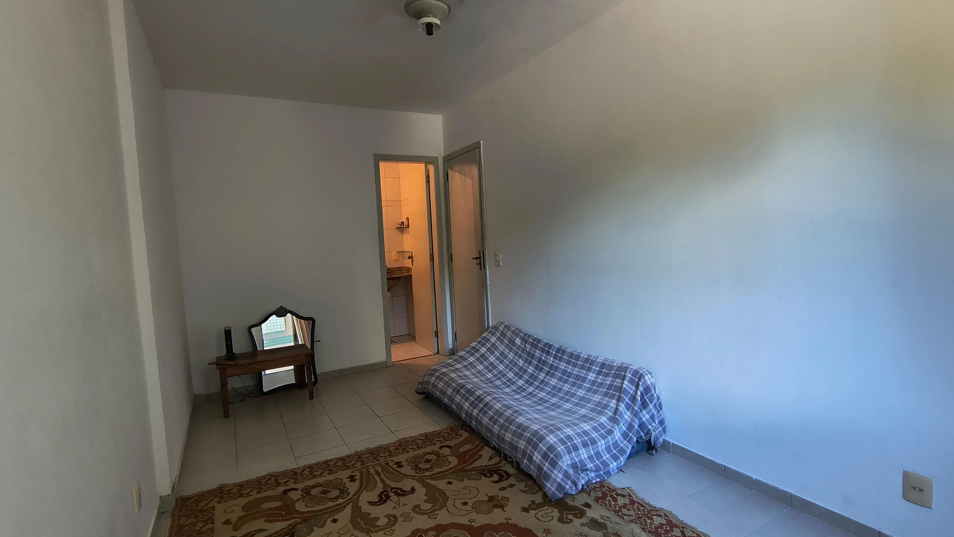 Furnished apartment with 2 bedrooms and 2 bathrooms — photo 17