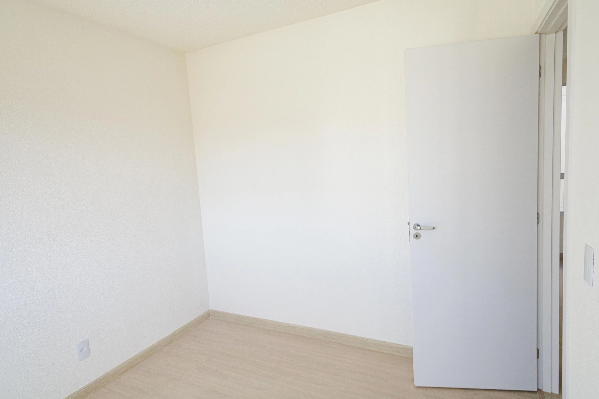 Apartamento sin amueblar de 2 dormitorios con plaza y lavandería — photo 27