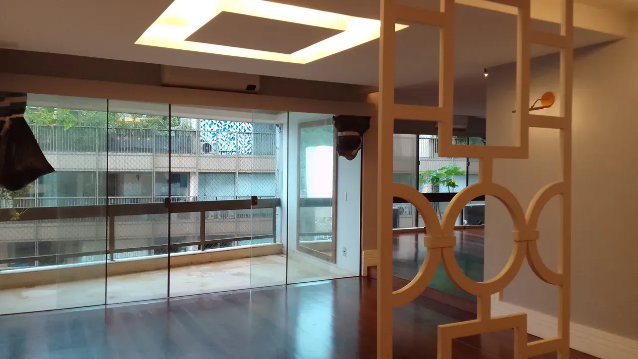 Apartment on the 1st floor with a glass-enclosed balcony