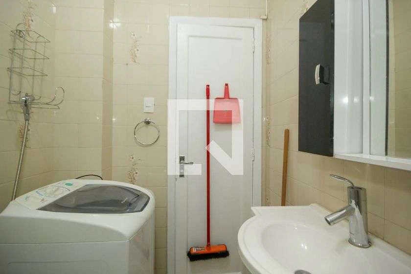Kitnet mobiliada com máquina de lavar e armários embutidos — photo 19