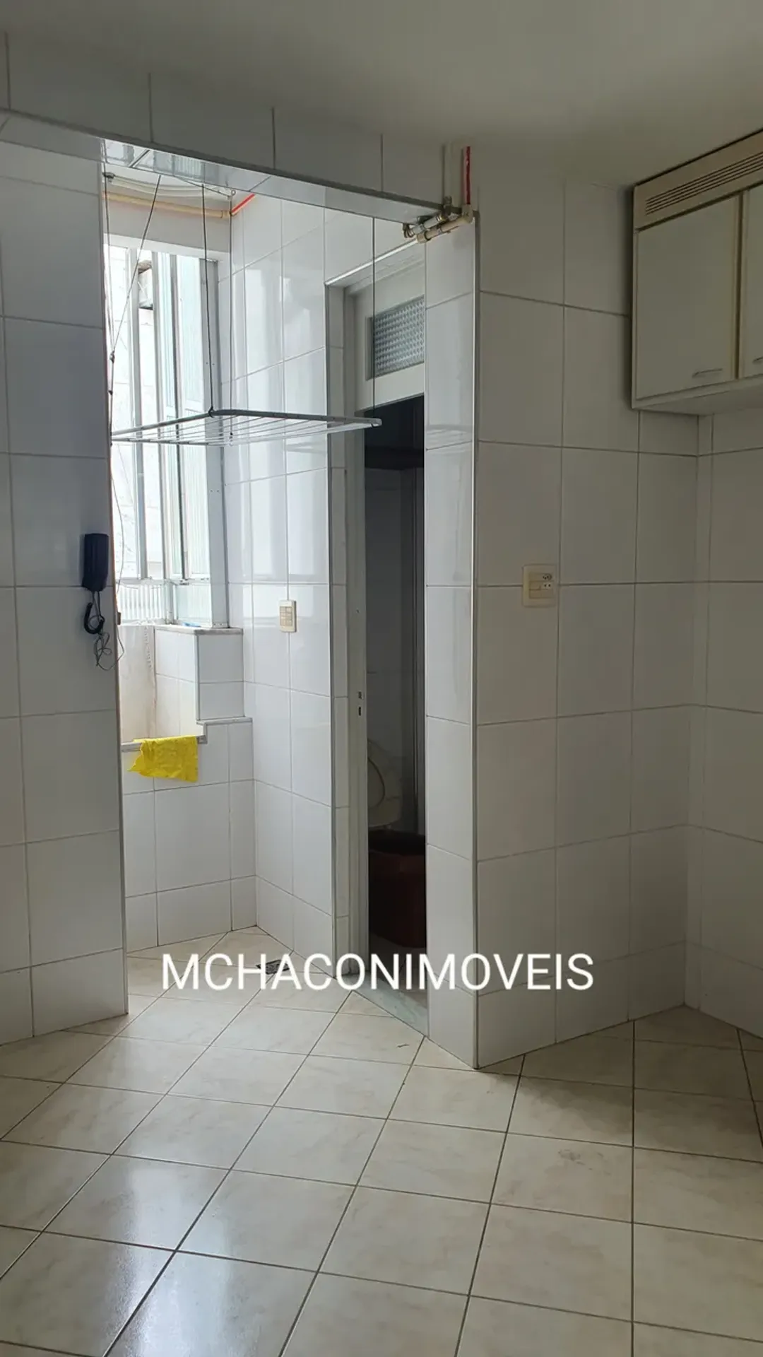 Apartment on the 4th floor with wood or laminate floors — photo 5