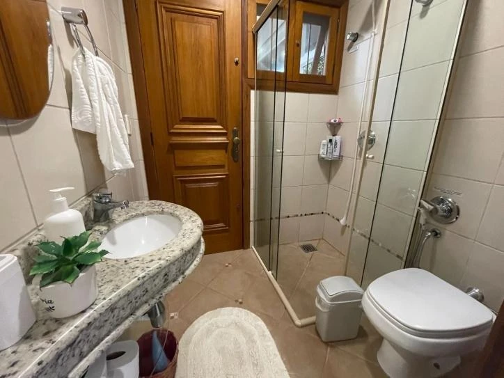 Ванна и 6 спален: дом 320 м² — photo 9